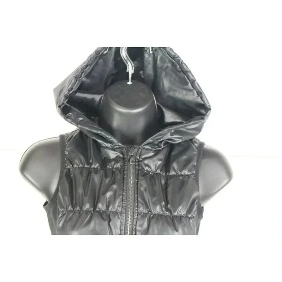 Youth Black zella vest with hood size M (8/10) - Picture 2 of 10